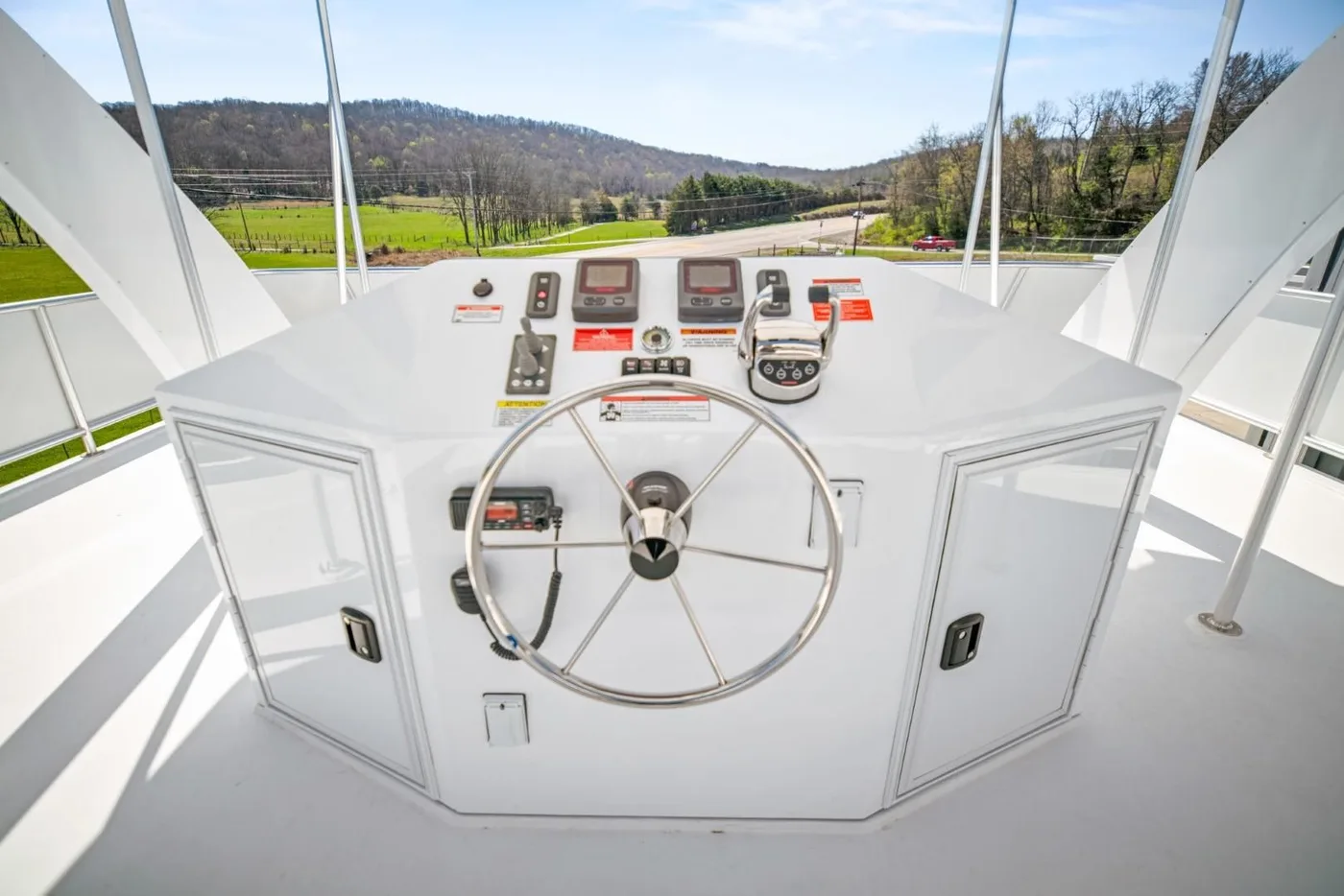 Foredeck wide